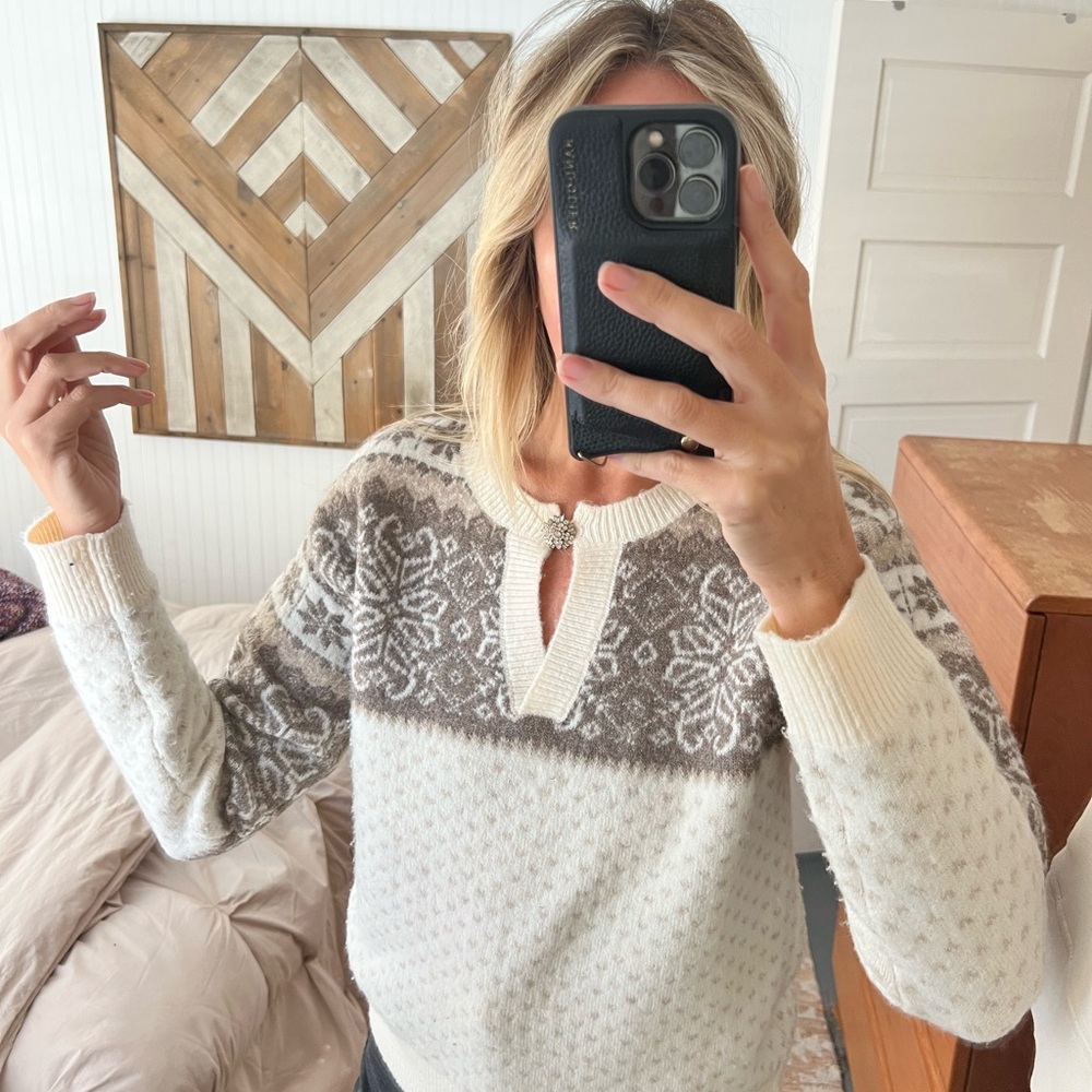 Women's Beige and Brown Patterned Sweater